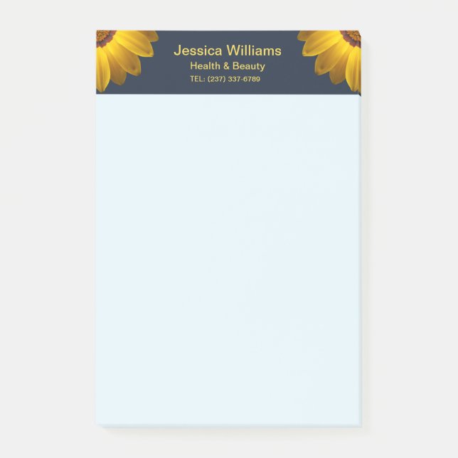 Gula blommor på marinblått bakgrundsmonogram post-it block (Framsida)