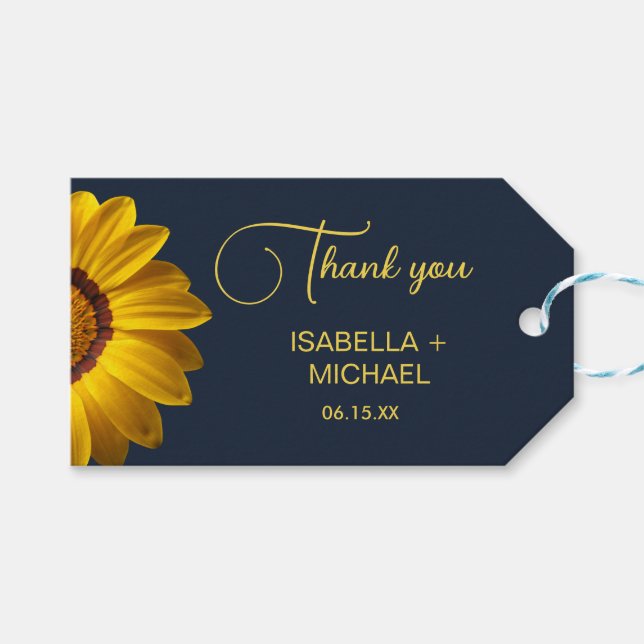 Gula blommor på marinblått bakgrundsmonogram presentetikett (Framsidan (Horisontell))
