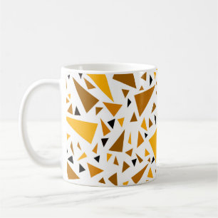 Gula bruna trianglar på vit retro bakgrund kaffemugg