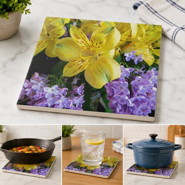Gula dagliljor & lila syrenblommor kakelplatta (Yellow Daylilies & Purple Lilac Flowers Tile)