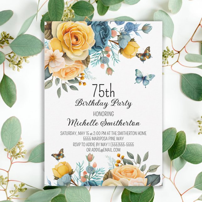 Gula dammiga blå rosor fjärilar 75-årsdag inbjudningar (Mustard yellow and dusty blue floral 75th birthday party invitation for women.)