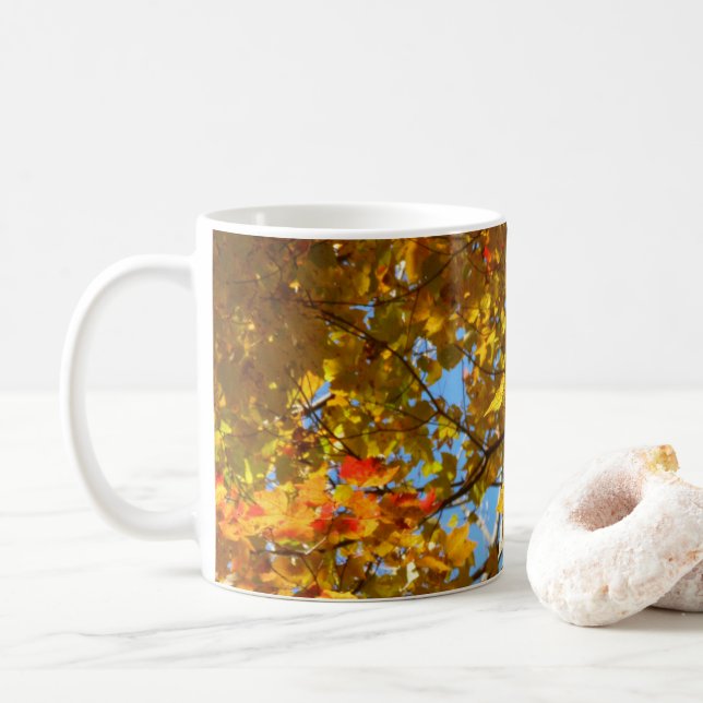 Gula lönnlöven och blå himmel kaffemugg (Med munk)