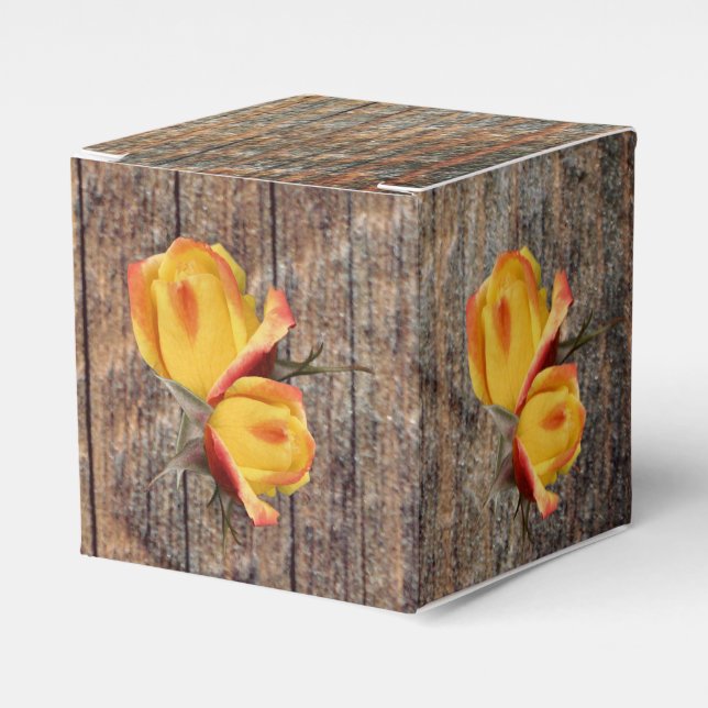 Gula rosbudsblommor på lada plank  presentaskar (Framsidan Sidan)