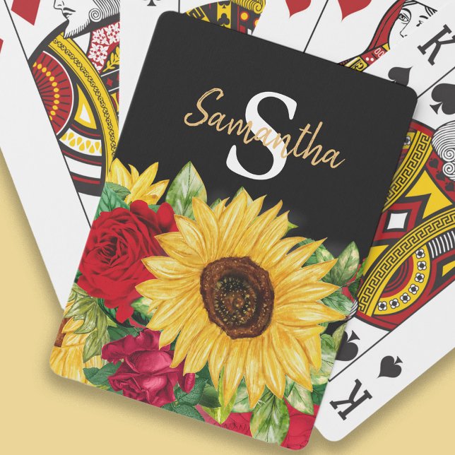 Gula solrosor Röda rosor Svart monogram Casinokort (Sunflowers and roses on black playing cards personalized with your monongram)