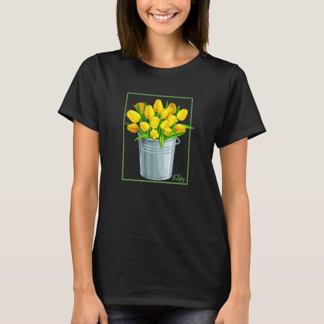Gula tulpaner i container Boho blomsterträdgård T Shirt (Framsida)