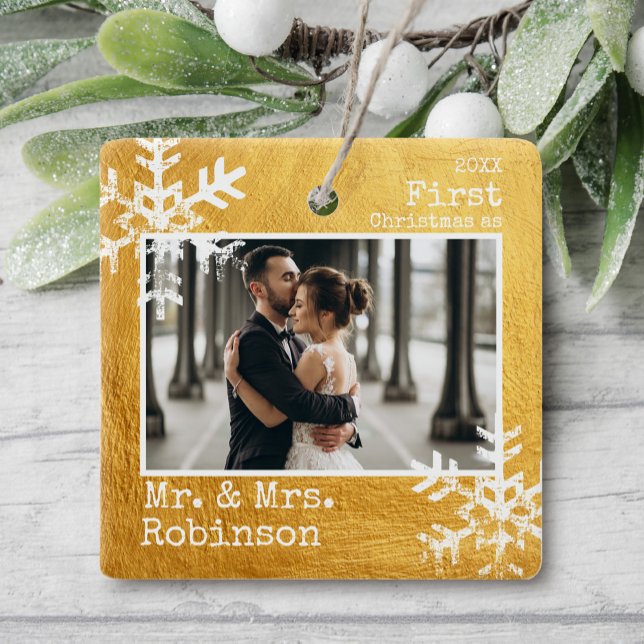 Guld 1:a jul, herr talman & Mrs Photo Julgransprydnad Keramik (Rustic snowflake family holiday keepsake photo ornament perfect for gifts to bring joy to others.)