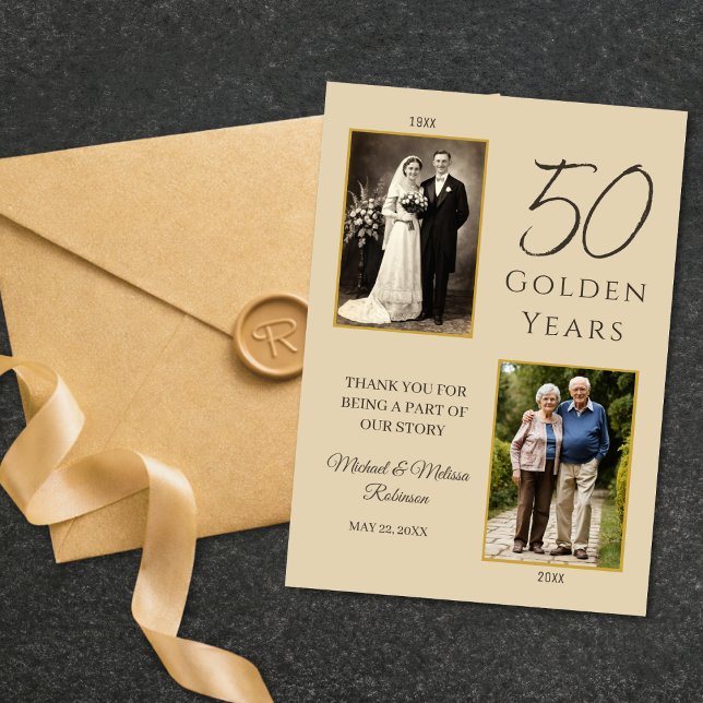 Guld 50-årsjubileum Foto Tackkort Inbjudningar (Elegant ivory and gold 50th anniversary thank you card with photo timeline design.)