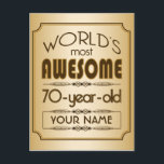 Guld 70:e födelsedagshälsfirandet World Best Fabul Inbjudan Vykort<br><div class="desc">Minneshögtid för din favoritäldre medborgare med den här klassens gåva som påminner dem om hur fantastiska de är. Ren linjer och bruna toner,  guld och kräm är en enkel utformning av eleganten som du kan anpassa med namn,  initialer eller annan text.</div>