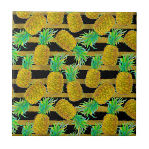Guld- ananas på randar kakelplatta