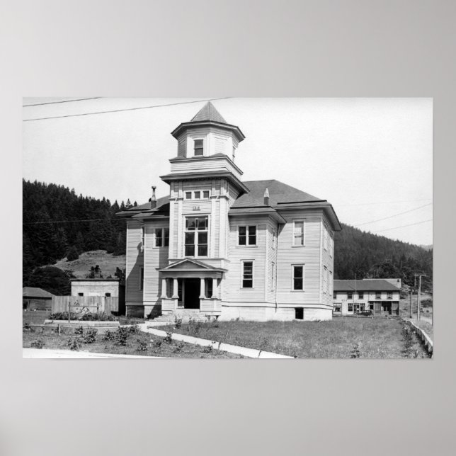 Guld Beach, Oregon View of Court House Photograp Poster (Framsidan)