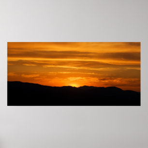 Guld- bergsolnedgång poster