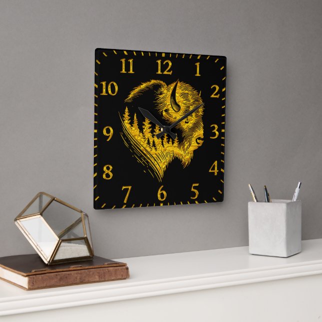 Guld Bison Porträtt med Forest Silhouette-design Fyrkantig Klocka (Kontor)