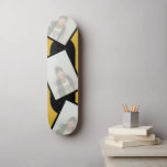 Guld Black Photo Skateboard<br><div class="desc">Anpassa den här bildskärmen med 3 foton. Modern guld och svart design. Gör en underbar gåva. Använda mallen som ska anpassas.</div>