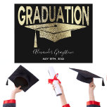Guld Black Studentmössa spara datumet för firande Vykort<br><div class="desc">Elegant guld och svart studentmössa är perfekt som Spara datum,  Studenten-meddelande eller inbjudan till Studentfest. Gratulera till din grads milstolpe med familj och vänner. Grattisar till student!</div>