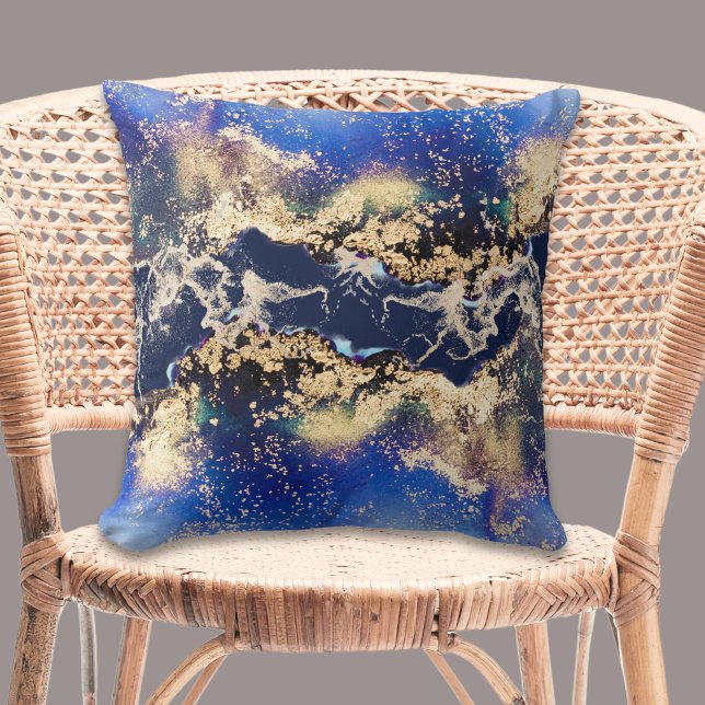 Guld Blue Abstrakt Alcohol Bläck Square Dekorativ  Kudde (Gold Blue Abstract Watercolor Square Throw Pillow)