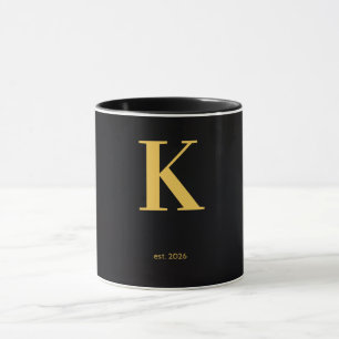 Guld Bokstav k Svart Mugg Minimalistisk Monogram
