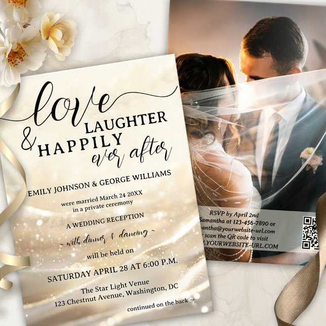 Guld bringar lyckligtvis hela tiden efter Bröllop Inbjudningar (A boho chic happily ever after wedding invitation showing a gold design with festive sparkling light)