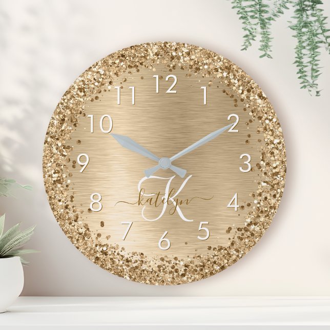 Guld Brushed Metall Glitter Monogram Namn Rund Klocka (Skapare uppladdad)