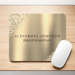 Guld Business Professionell Gnistra Glitter Musmatta<br><div class="desc">Guld Faux Gnistra Glitter Metallic Foil Minimalist Business Mouse Pad med svart skrivskyddad typografi för monogrammet. Girly Business Supplies kan anpassas med ditt namn. Kontakta designern om du vill ha anpassade matchande objekt.</div>