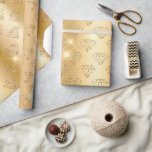 Guld Diamant Elegant Gnist Bröllop Förlovning Presentpapper<br><div class="desc">Guld Diamant Elegant Gnist Bröllop Förlovning Presentpapper har ett stilrent mönster av guld glänsande diamanter på en gyllene bakgrund. Perfekt för bröllop,  förlovningar,  årsdagar och mycket mer. Designad av Evco Studio www.zazzle.com/store/evcostudio</div>
