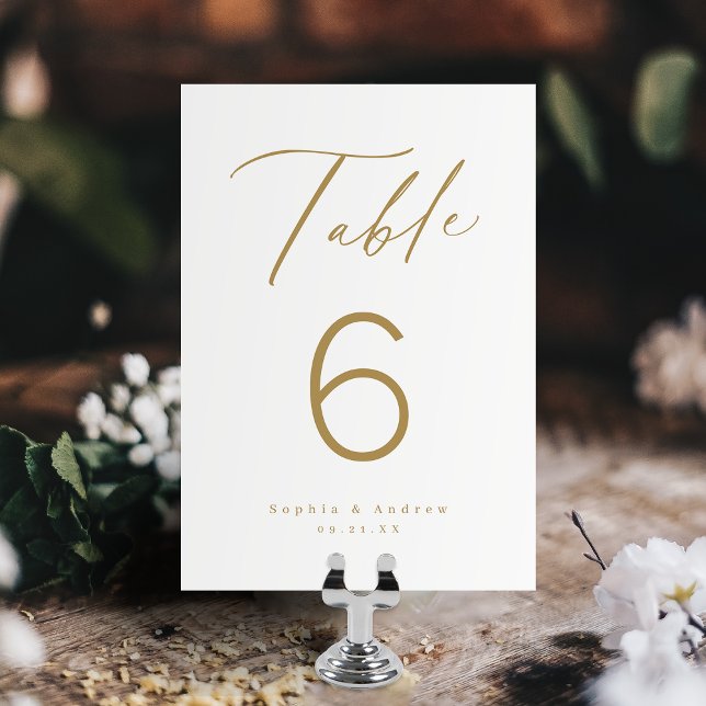 Guld elegant, modernt skript, minimalistiskt bröll bordsnummer (Gold elegant modern script minimalist wedding table number card)