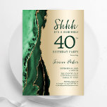 Guld Emerald Grönt Agate Surprise 40:e födelsedage Inbjudningar<br><div class="desc">Emerald grönt och guld agate överraskade 40-årsfestinbjudan. Elegantens moderna design med vattenfärgad bakgrund,  faux glitter guld och typsnitt för färgskript. Trendig inbjudan-kortets perfekt för en snyggt kvinnor i firande. Skrivna Zazzle-inbjudningar eller digital utskrivbar mall för omedelbar nedladdning.</div>