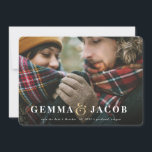 Guld et-tecken foto spara datum julkort<br><div class="desc">Guld et-tecken foto spara datum med röd rutig baksida. Elegant modern design med ditt foto och namn,  perfekt för vinterbröllopsannonser</div>