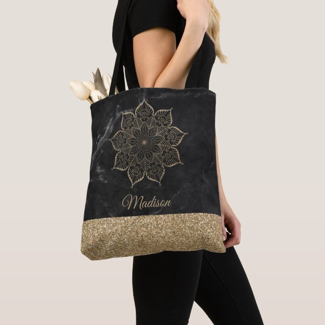Guld Falskt Glitter Mandala på Svart Marmor Tygkasse (Närbild)