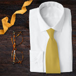 Guld, Faux Guld, Mustard Gult Slips<br><div class="desc">Denna slips finns i vår solrosolja Bröllop Forest Grönt and Guld Collection. Vi har några alternativ för halsen för att matcha den här samlingen perfekt. Underbar för brudgummen, marskalkarna eller den bäste mannen. Efter bröllop är det fortfarande ett underbart alternativ att bära för att arbeta, eller så krävs det någon...</div>