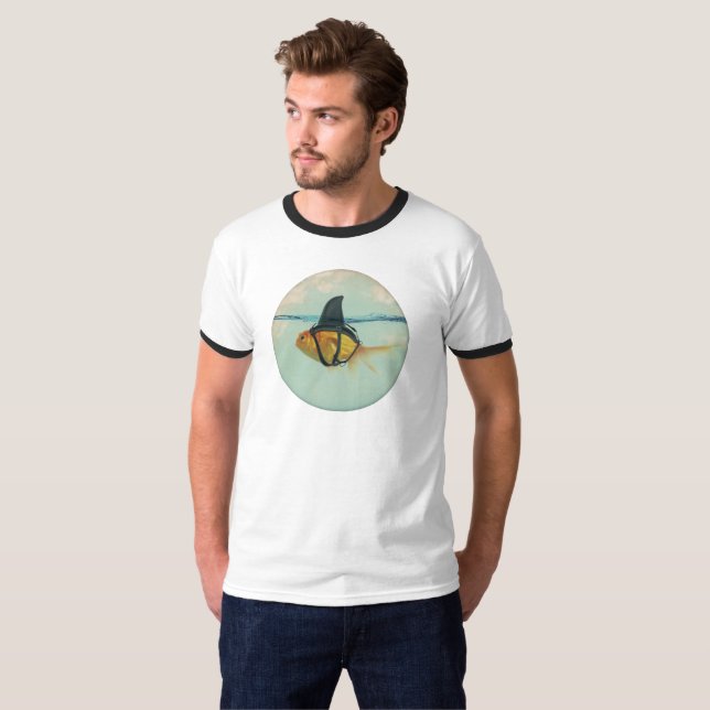 Guld fisk med hajfena t shirt (Hel framsida)