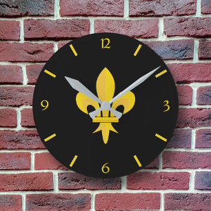 Guld Fleur de Lis på Black Clock Rund Klocka