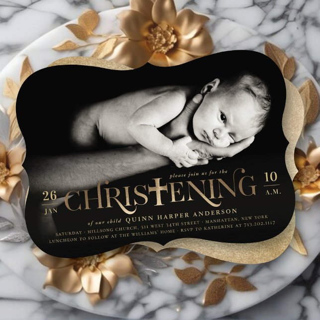 Guld Folie Modern Fet Korspruning Religiös Inbjudningar (Faux Gold Foil Modern Classic Bold Cross Stylish Christening Photo Invitation @ fat_fa_tin)
