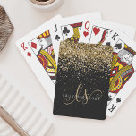 Guld Glitter Glam Monogram Namn Casinokort<br><div class="desc">Glam Guld Glitter Elegant Monogram för uppspelningskort. Anpassa enkelt det här trendigets chic-kortdesign med elegant guld mousserande glitter mot svart bakgrund. Designen har ditt handskrivna skriptmonogram med söt-snurrar och ditt namn.</div>