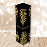 Guld Glitter Handflatan om den svarta Helgdag-jule Presentask För Vinflaska<br><div class="desc">Glamorösa faux guld glitter handflatan fronds på en svart bakgrund, använda dessa personlig vin-lådor till ge din favoritvintage som party favors, företagsgåvor, företagsgåvor och mycket annat. ÄNDRA HÄLSNING, lägg till något överst. Om du vill anpassa ytterligare klickar du på knappen "Anpassa" och ändrar sedan mallen genom att klicka på länken...</div>