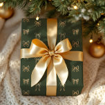 Guld Glitter, julstrupar med vimlig Elegant Presentpapper<br><div class="desc">Lägg till en aning fantasi i dina helgdag-gåvor med vår "Sparkling Faux Guld Glitter Whimsical och Elegant jul Bow Wrapping Papper". Detta papper är designat för att omvandla nuet till en lyxskatt, skapar det perfekt för dem som uppskattar en blandning av stollig och elegans. Utformningen visar en sofistikerad upprepning mönster...</div>