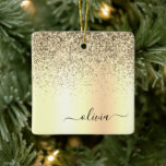 Guld Glitter Metall Monogram Glam Namn Julgransprydnad Keramik<br><div class="desc">Guld Faux Foil Metallic Gnistra Glitter Brushed Metall Monogram Namn och Initial jul Ornament. Det gör perfekten söt 16-årsjubileum,  bröllop,  möhippa,  årsdag,  babydusch eller bachelorette-fest för någon som glam lyxen och chic stilar i kärlek.</div>