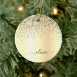 Guld Glitter Metall Monogram Glam Namn Julgransprydnad Keramik<br><div class="desc">Guld Faux Foil Metallic Gnistra Glitter Brushed Metall Monogram Namn och Initial jul Ornament. Det gör perfekten söt 16-årsjubileum,  bröllop,  möhippa,  årsdag,  babydusch eller bachelorette-fest för någon som glam lyxen och chic stilar i kärlek.</div>