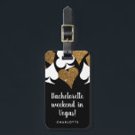 Guld Glitter Vegas Bachelorette Party Luggage Tag Bagagebricka<br><div class="desc">Samla flickorna för att fira den lyckliga bruden att vara med en helg i Las Vegas och högtidlighålla bran med dessa märkre för personlig-bagagepåsar med guld glitter-kort kostym för det glamorösa kasinokuset. Dessa märkre i anpassningsbarna är en gåva som kan användas om och om igen efter det stora flänget före...</div>