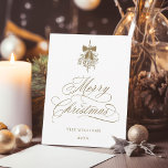 Guld Holly Berry Bouquet Romantic-julfoto Julkort<br><div class="desc">Den här enkla julklappen har elegant och romantisk kalligrafi-skrift med en vinter-berusbukett och ett foto på baksidan. Om du vill ha en mer avancerad anpassning av den här designen klickar du på BLUE DESIGN VERKTYG ovan!</div>