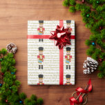Guld jul Little Drummer Boy Presentpapper<br><div class="desc">Bekväma helgdag till julhelgen. Färgfull nötskårare liten drumskocksgrafik överst på guld-skript till den lilla drummer pojken sång.</div>