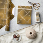 Guld julmäklare Helgdag Presentpapper<br><div class="desc">Den metalliska bakgrunden i guld med fuktmönstret i guld glitter gör detta till ett vackert och elegant helgdag presentbyte. Många andra kompanjoner  att blanda sig i denna skönhet. Fantastisk och chic för säsongen.</div>