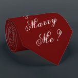 Guld kan du visa mig att du Frieri skript Elegant  Slips<br><div class="desc">Fin och elegant: "Kommer du att gifta mig?" Rödhalsen slips. Kasta en frieri party! Hur roligt skulle det vara? Bäran den här tiden och se hur lång tid det tar innan hon inser vad budskapet är. Ett så underbart minne att skapa. Detta kommer att göra er frieri till en verkligt...</div>