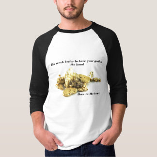 Guld- klumpar på vit tee shirt