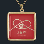 Guld Knot Union Dubbla Happity China Bröllop Guldpläterat Halsband<br><div class="desc">Modern minimalistisk dubbla lycka, utan union, kärlek och giftermål i rött och guld. Dubblans lycka är en klassisk och nyttig symbol som används i alla kinesiska, orientaliska och asiatiska bröllop. Designad av tjock*fa*tin. Enkel att anpassa med egen text, bild eller bild. Kontakta tjock*fa*tin direkt om du vill ha anpassningsbar. Avgifter...</div>