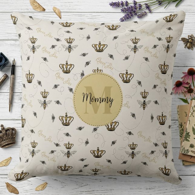 Guld Kronad Drottningbikupa Monogram Kunglig Elfen Kudde (Elegant Queen Bee, Honeybees and Royal Gold Crown Pattern Hand Drawn in Black Ink with Monogram)