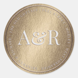 Guld-kuvert med monogram runt klistermärke