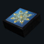 Guld Mandala och Blue Minnesask<br><div class="desc">Förvara dina skatter eller ge en förmånslåda till någon som en vacker gåva. Nu finns det möjlighet att välja trä ramar. Många utformningar för olika tillfälle finns i min butik.</div>
