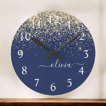 Guld marinblå Glitter-skript Monogram Girly Namn Stor Klocka<br><div class="desc">Gnistra Glitter,  marinblått och Guld,  ,  munstycke Namn klocka. Det gör perfekten söt 16-årsjubileum,  bröllop,  möhippa,  årsdag,  babydusch eller bachelorette-fest för någon som glam lyxen och chic stilar i kärlek.</div>