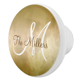 Guld- marmor med namn och märka med sina initialer knopp
