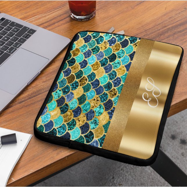 Guld Metall Glitter Sjöjungfru Svans Monogram Fjäl Laptop Fodral (Skapare uppladdad)